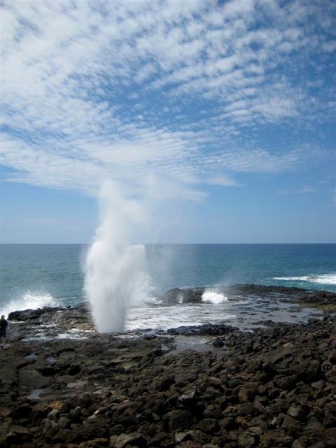 Spouting Horn back down near Po'ipu