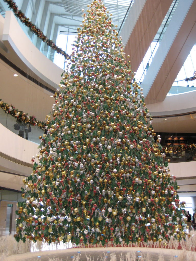 Oh hanging Christmas tree