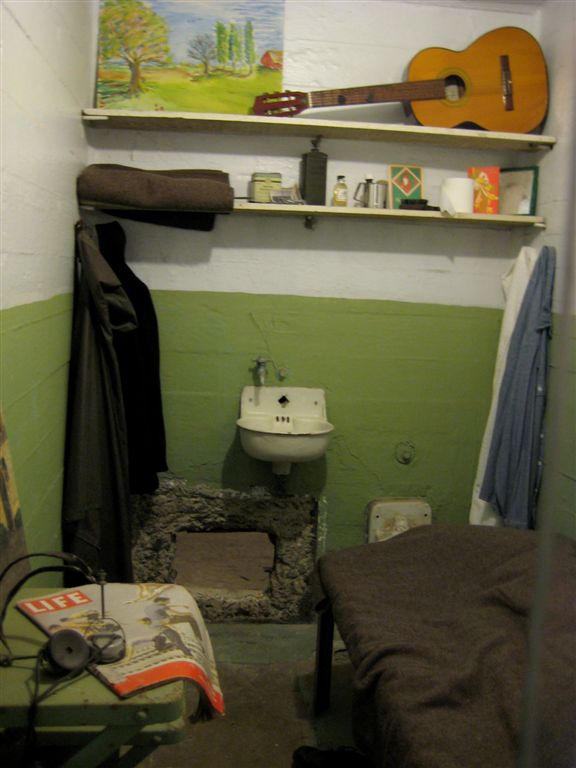 Escape from Alcatraz, using spoons