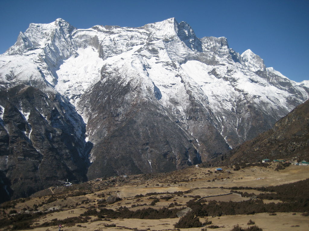 Shyangboche airfield - helicopter landing