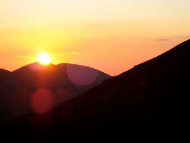 Setting sun in the hills