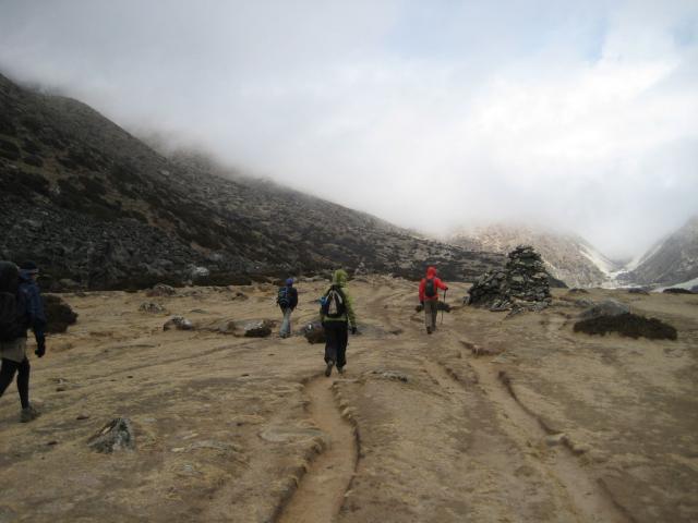 Some barren lands on the way to Dingboche