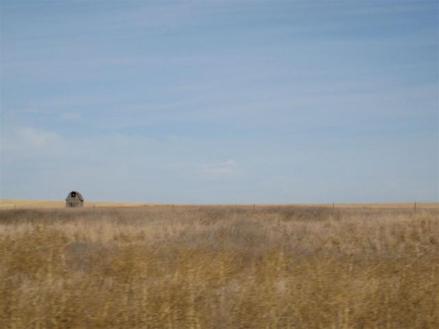 Lots of plateau fields. A lonely barn.