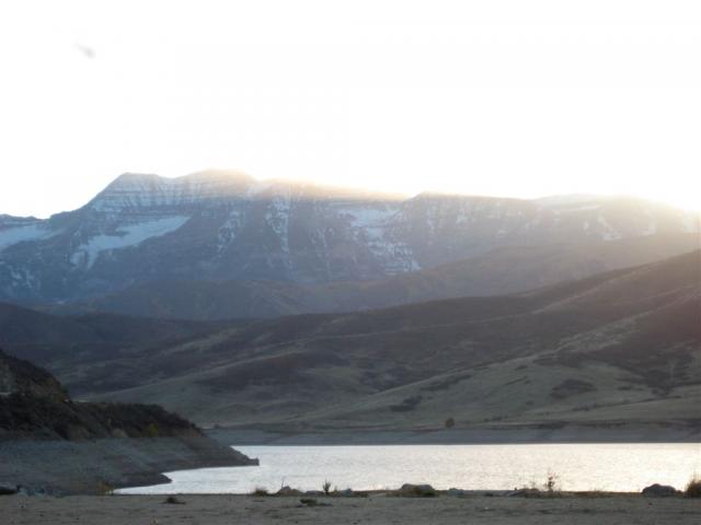 Deer Creek Reservoir with mountain behind